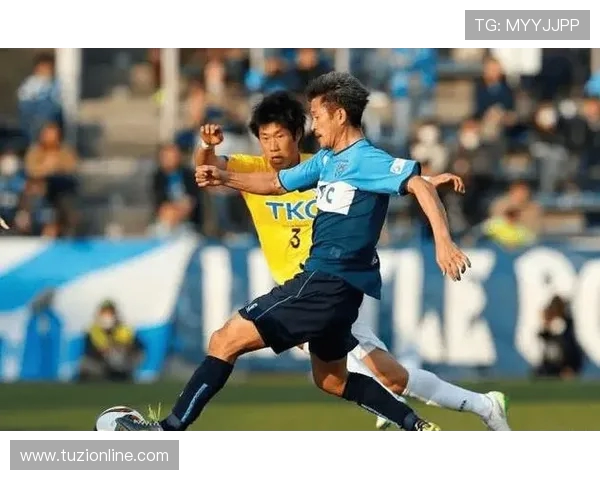 山形山神与冈山绿雉的激烈对决展现日本足球的魅力与激情